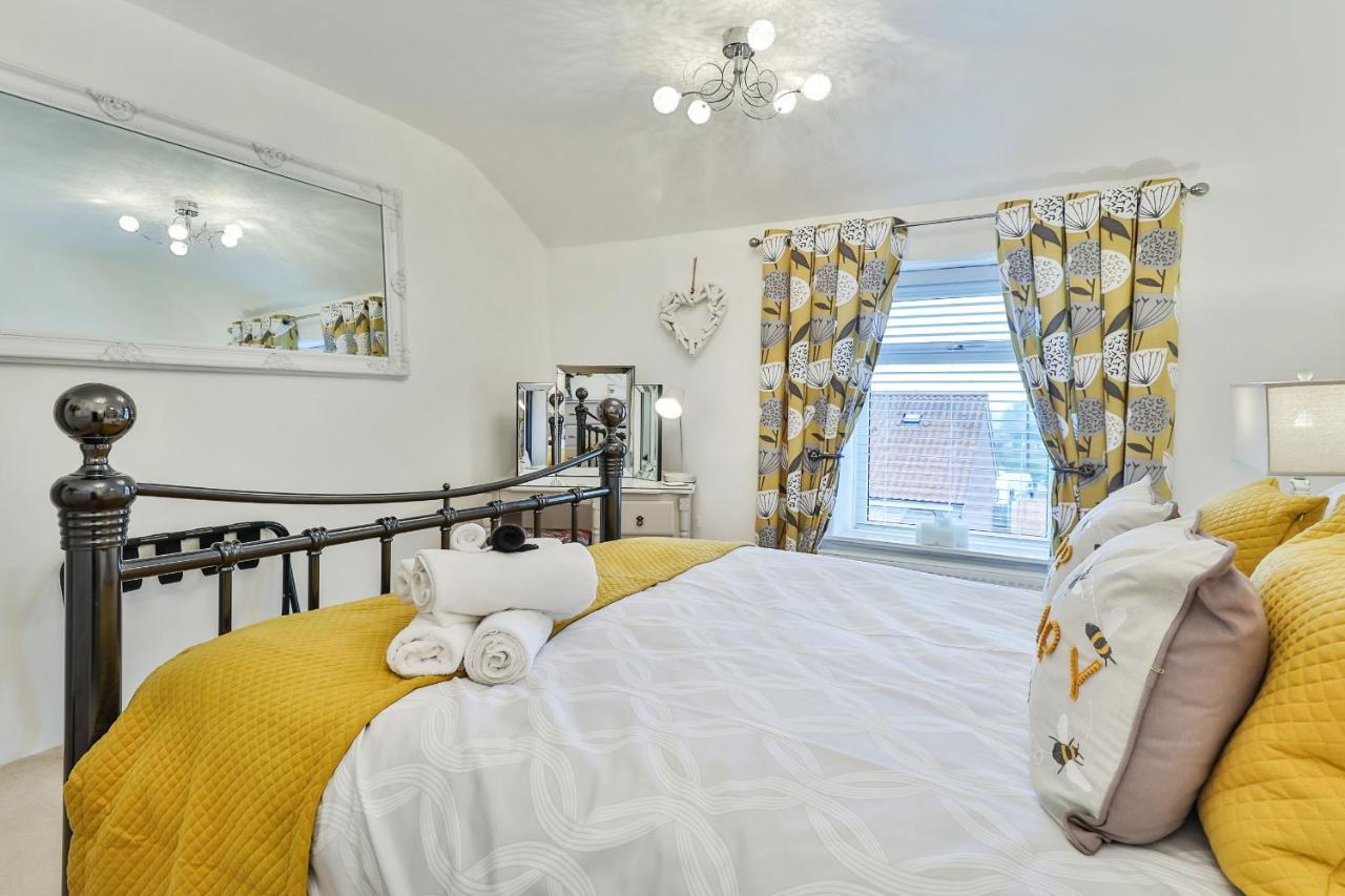 Finest Retreats - Bumblebee Cottage Pickering Esterno foto